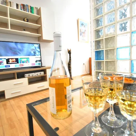 San Antonio - Beach, Pool And Terrace Апартаменти