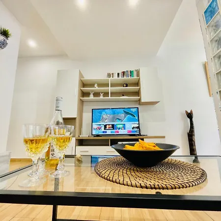 San Antonio - Beach, Pool And Terrace * Торремолинос