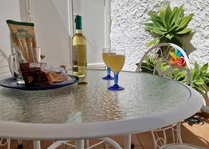 San Antonio - Beach, Pool And Terrace 토레몰리노스