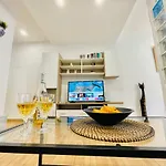 San Antonio - Beach, Pool And Terrace * توريمولينوس